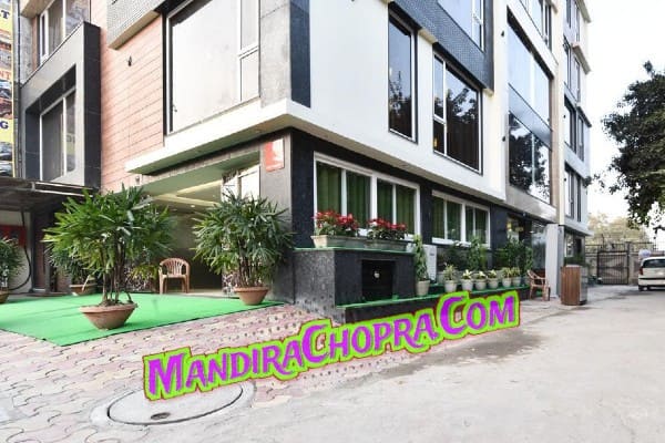 escorts service near hotel sun view international karol bagh